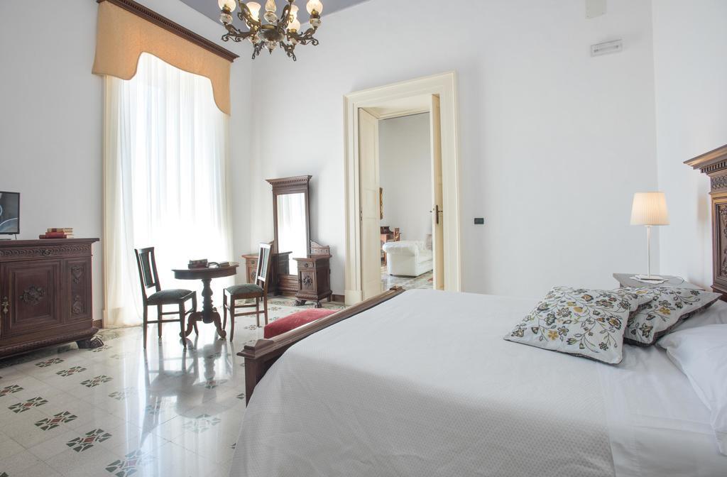 Palazzo Scarciglia - Dimora D'Epoca Bed and Breakfast Minervino di Lecce Exterior foto