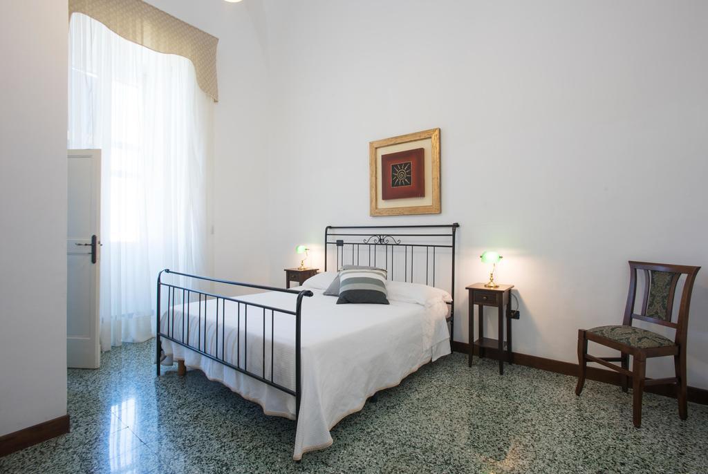 Palazzo Scarciglia - Dimora D'Epoca Bed and Breakfast Minervino di Lecce Habitación foto